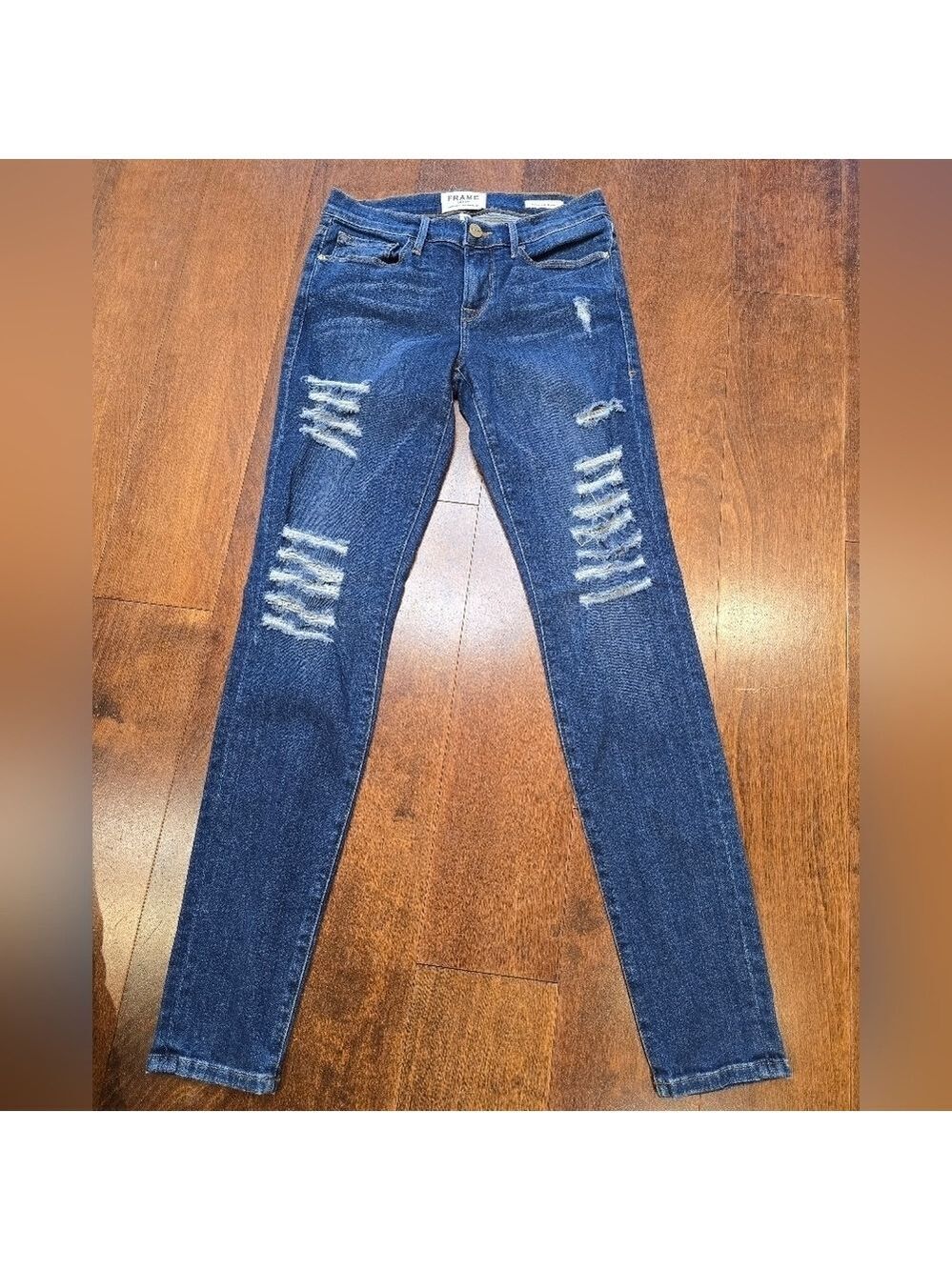 FRAME Le Skinny Jeanne 26